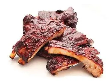 Costillas San Luis 1/2 Rack, jugosas y tiernas, preparadas para una comida deliciosa.